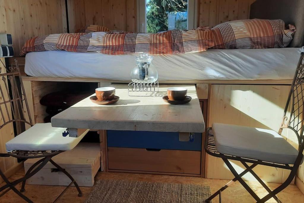 Zirkuswagen Glamping Fuer 2 Mit Veranda Kueche Netflix Parken Und Hofladen Steinhofel Luaran gambar