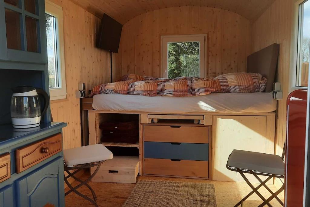 Zirkuswagen Glamping Fuer 2 Mit Veranda Kueche Netflix Parken Und Hofladen Steinhofel Luaran gambar